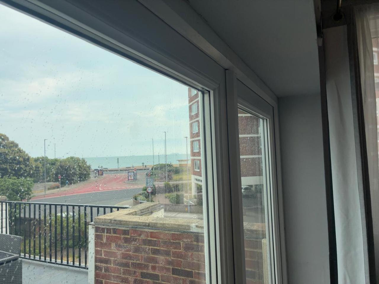 Inn By The Sea, Portsmouth - En Suite Rooms With Or Without Sea View, Onsite Ev 22Kw Πόρτσμουθ Εξωτερικό φωτογραφία
